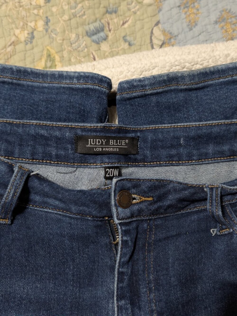 Judy Blue Floral Patched Distressed Boyfriend Jean Size 20W Medium Wash Retro - Picture 7 of 7